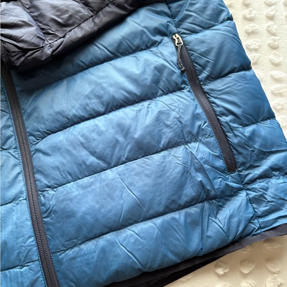 Eddie Bauer Navy and Teal Puffer Jacket • Size M - Picture 5 of 8